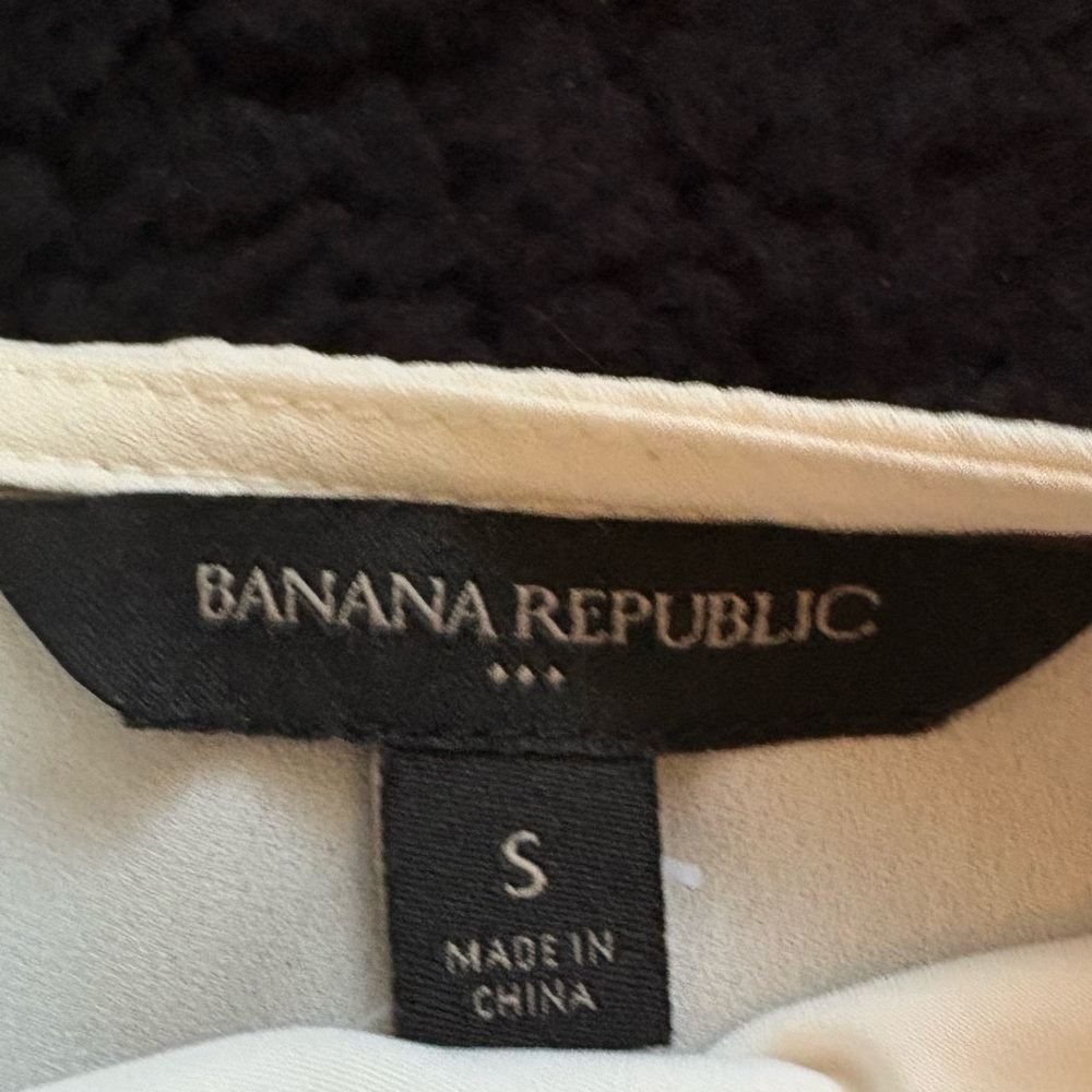 Banana Republic Ivory Ruffle Trim Blouse - Picture 2 of 9
